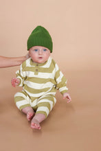 Load image into Gallery viewer, KNITTED PIXIE BEANIE - VERDE

