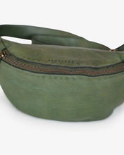 Load image into Gallery viewer, The Cali Leather Slingbag - Olive
